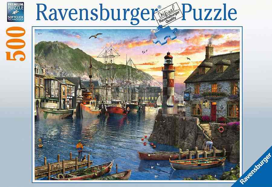 Ravensburger Sunrise at the Port -palapeli vie sinut heräävän satamakaupungin rauhalliseen aamuun, jossa veneet, rakennukset satama palapeli 500 palaa