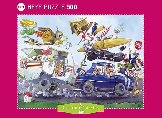 Lomalle palapeli on Heyen 500-palainen. Huumorin täytteinen kuva saa hyvälle tuulelle: tavaraa on otettu mukaan enemmän kuin ehkä olisi ollut suotavaa.