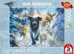 Black Labrador in the snow palapeli 1000 palaa on Schmidtin valmistama maisemapalapeli, jossa musta labradorinnoutaja juoksee talvisessa maisemassa yhdessä metsän eläinten kanssa.
