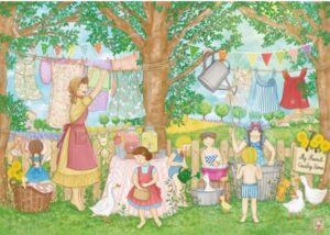 Magnolia Country House palapeli 1000 palaa on Le Chat Coletten kuvittama kesäinen kuva äidistä, joka ripustaa pyykkejä narulle. Lapset leikkivät ympärillä. Magnolia palapeli