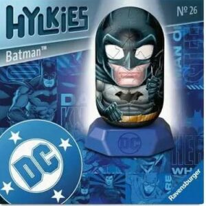 Ravensburger Hylkies Batman on 3D‑palapeli, josta rakennetaan ikoninen Batman‑hahmo kapselimaisessa muodossa