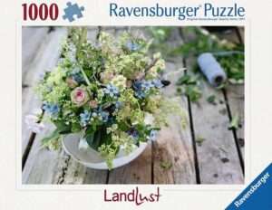 Summery Meadow Bouquet on Ravensburgerin 1000 palan palapeli, jonka kuva-aiheena on kesäinen niittykukkakimppu.