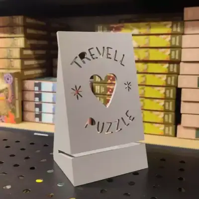 Trevell palapelilaatikon kannen teline eli kansituki (Trevell Puzzle Display) on ihanteellinen pitämään laatikon kannen paikallaan